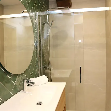 Piso De 3 Frente A La Catedral * בילבאו