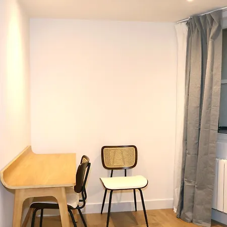 Piso De 3 Frente A La Catedral * בילבאו