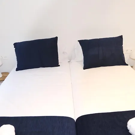 Piso De 3 Frente A La Catedral *