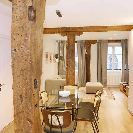 Piso De 3 Frente A La Catedral * בילבאו