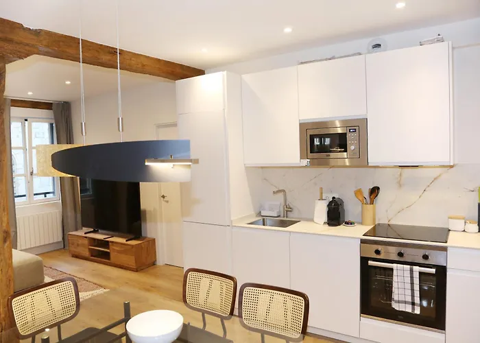 Piso De 3 Frente A La Catedral Διαμέρισμα *