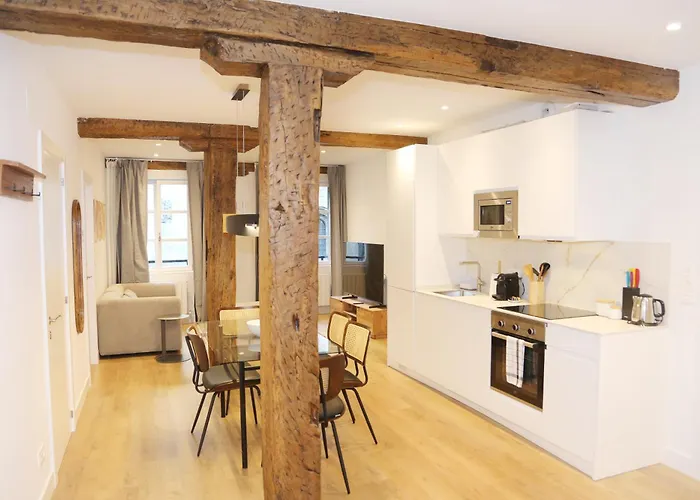 Piso De 3 Frente A La Catedral *