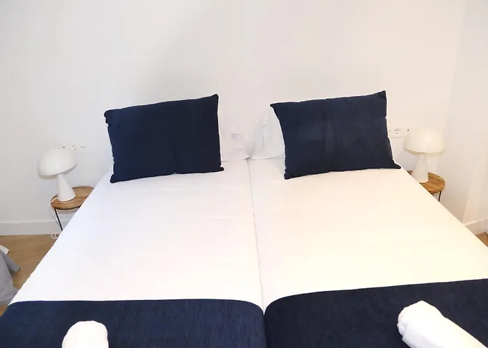 Piso De 3 Frente A La Catedral *