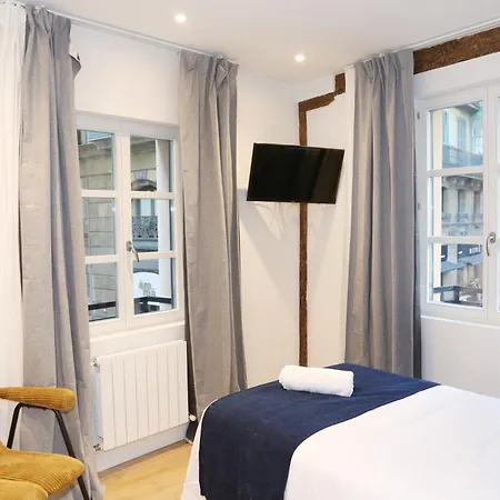 Piso De 3 Frente A La Catedral