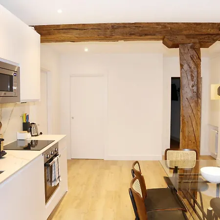 Piso De 3 Frente A La Catedral Bilbao