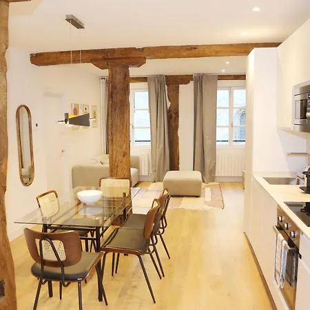 Piso De 3 Frente A La Catedral * Bilbao