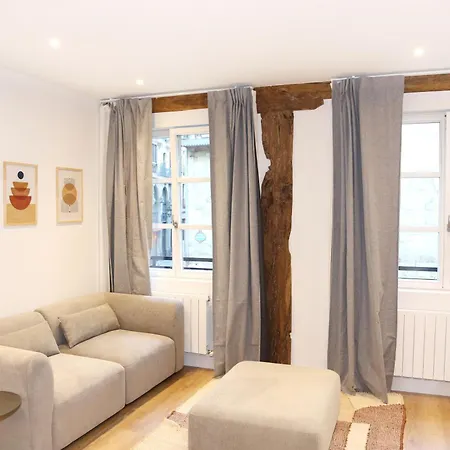 Apartamento Piso De 3 Frente A La Catedral