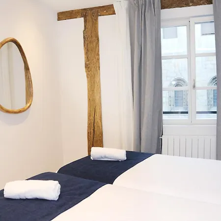 Piso De 3 Frente A La Catedral Apartamento *